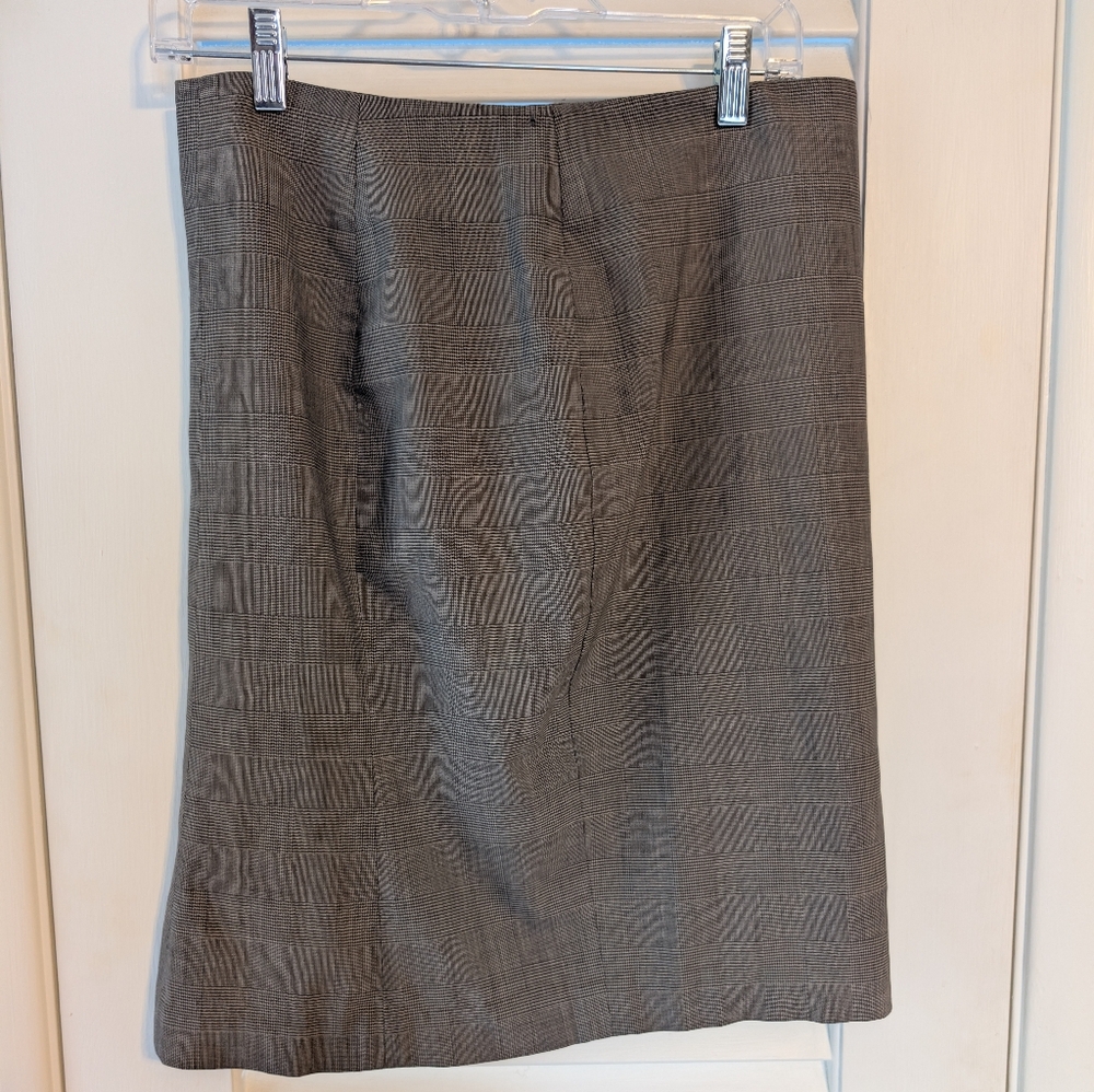 Ann Taylor Size 8 Mid Skirt Black Gray Plaid  Wool Lined Small Hole